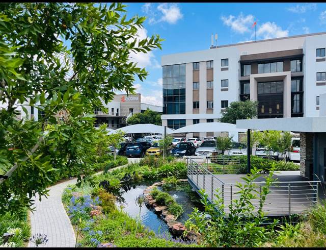 348M² OFFICE TO LET IN VORNA VALLEY